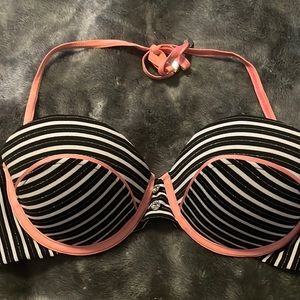 Beach bunny bikini top. Size L. Comes with removable halter strings. Super cute